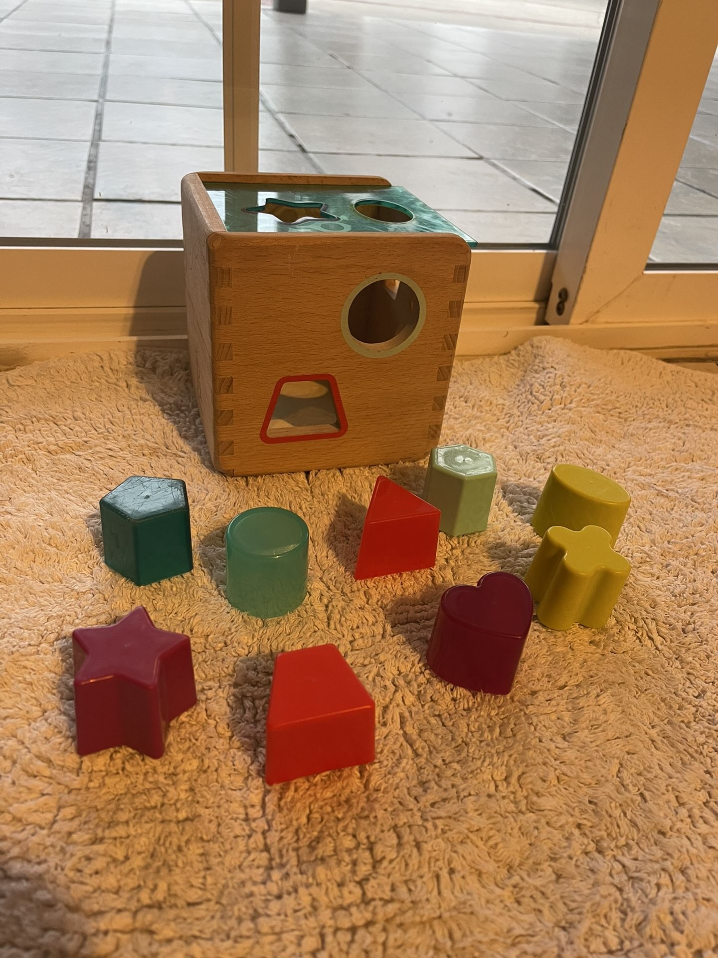Cubo De Figuras Geométricas De Madera