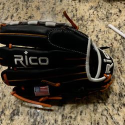 Rico Softball/ Baseball Glove 11.5”