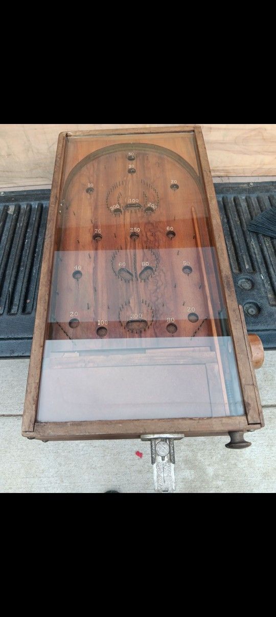 Vintage Nickle Pin Ball Machine. Works Make Offer.