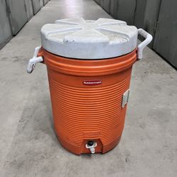 Rubbermaid Orange water Gallon  Big 