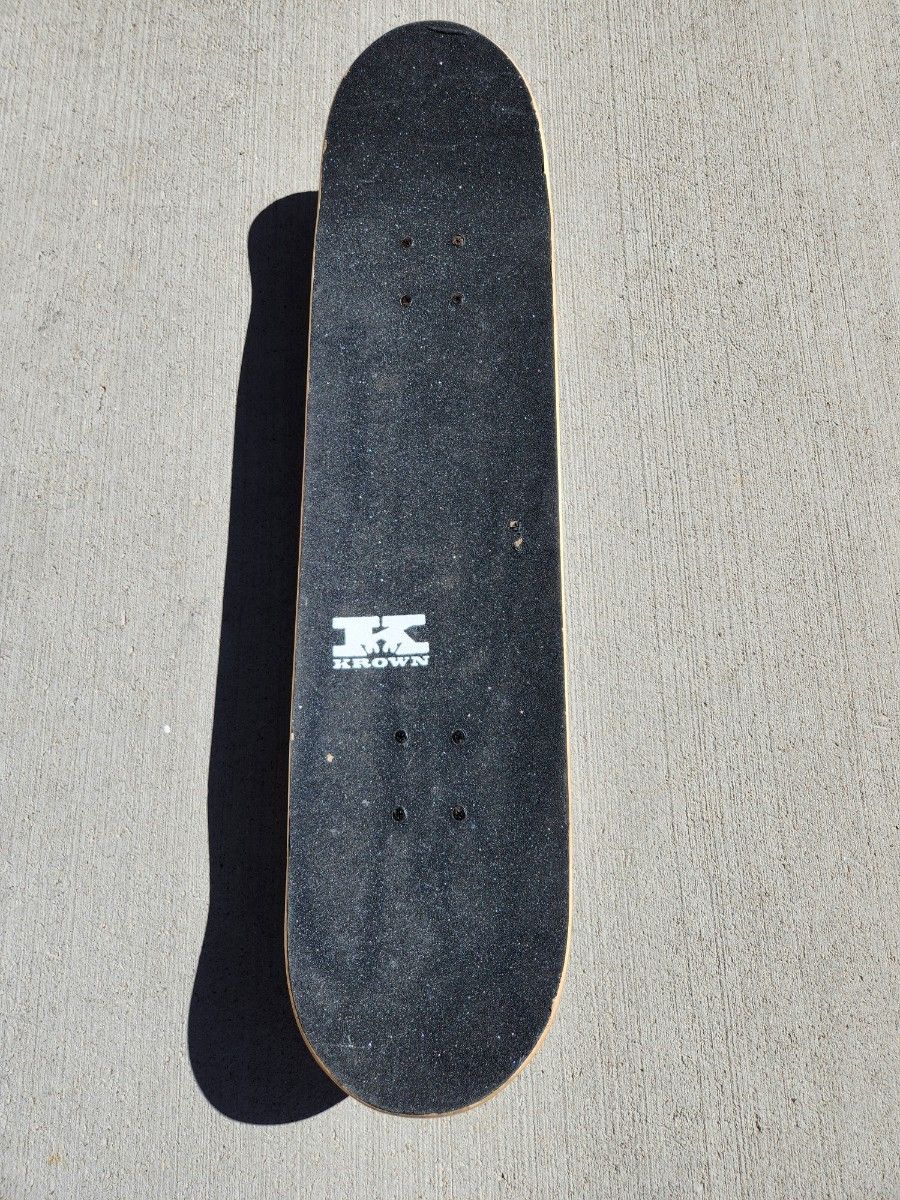 skate board
31.25x7.75x5.5H"
$10