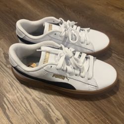 Puma Size 7 Women’s 