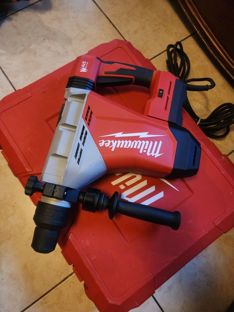 Milwaukee
1-3/4 in. SDS-MAX Rotary Hammer Solo Se Provo