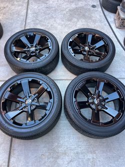 OEM Chevrolet Silverado 22in wheels 6x139.7 (6x5.5) Tires 285/45r22 Fit Tahoe suburban avalanche Gmc