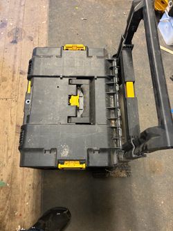 Dewalt rolling box