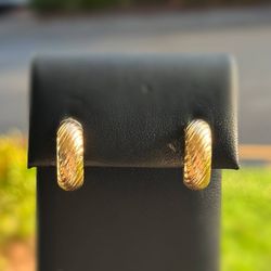 Jewelry 14k hollow yellow gold round twisted hoop earrings 1.80g