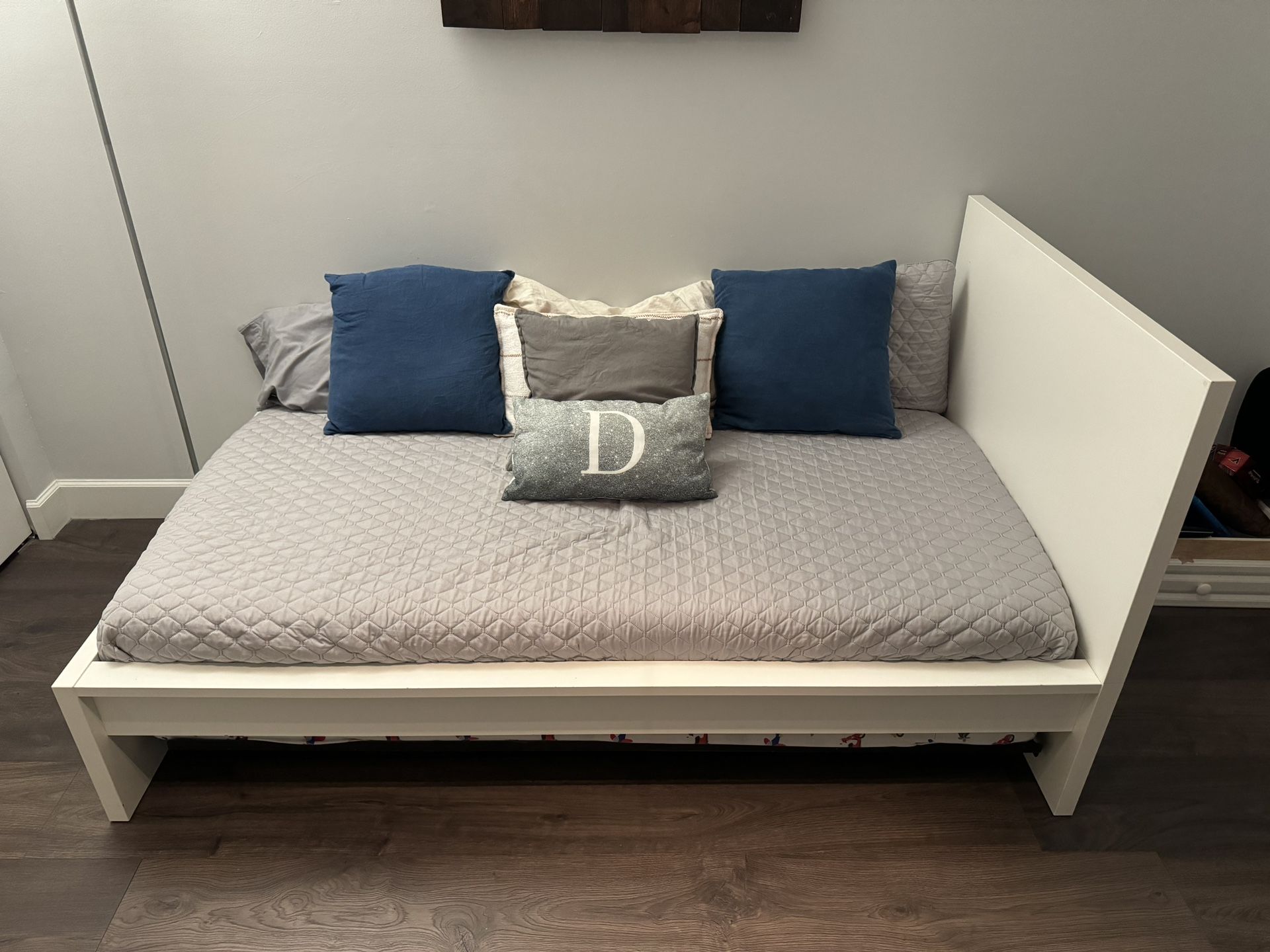 MALM IKEA Twin Bed with Mattress for Sale in Pembroke Pines, FL OfferUp