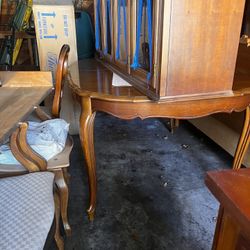 Dinning Table And Chairs