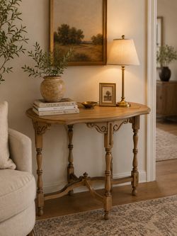 Vintage Elegant Eastlake Style Side Table/ Entryway Table