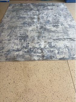8-10 Area rug