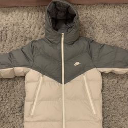 Nike Therma-Fit Puffer Mens Size Medium (BRAND NEW)