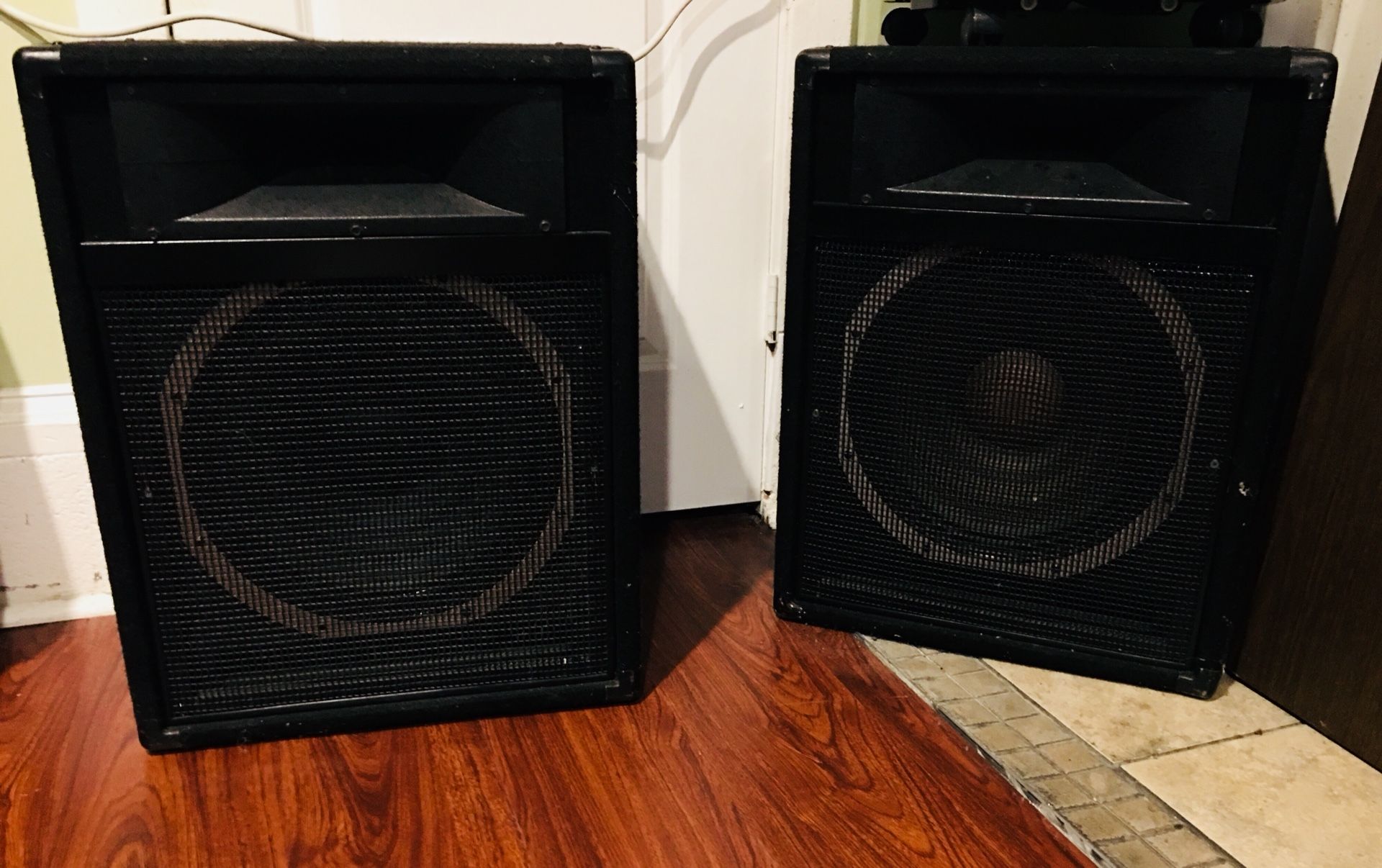 PEAVEY SP5-Ti Speakers (Pair)