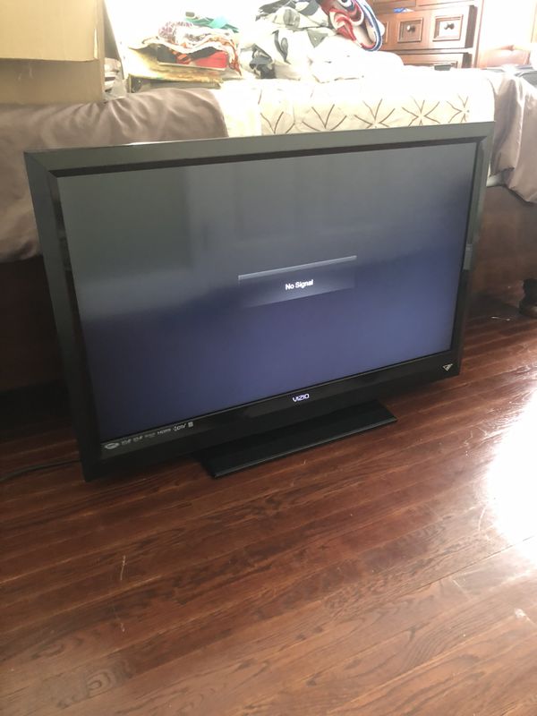 FREE......Vizio 42 TV. No Audio for Sale in Somerset, MA OfferUp