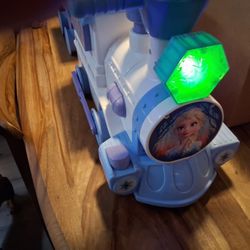 Kids Ride On Train, Disney's Frost