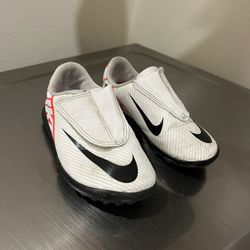10.5 C US Nike Soccer Cleats Turf Shoes  ⚽️ 👟 Kids Toddles