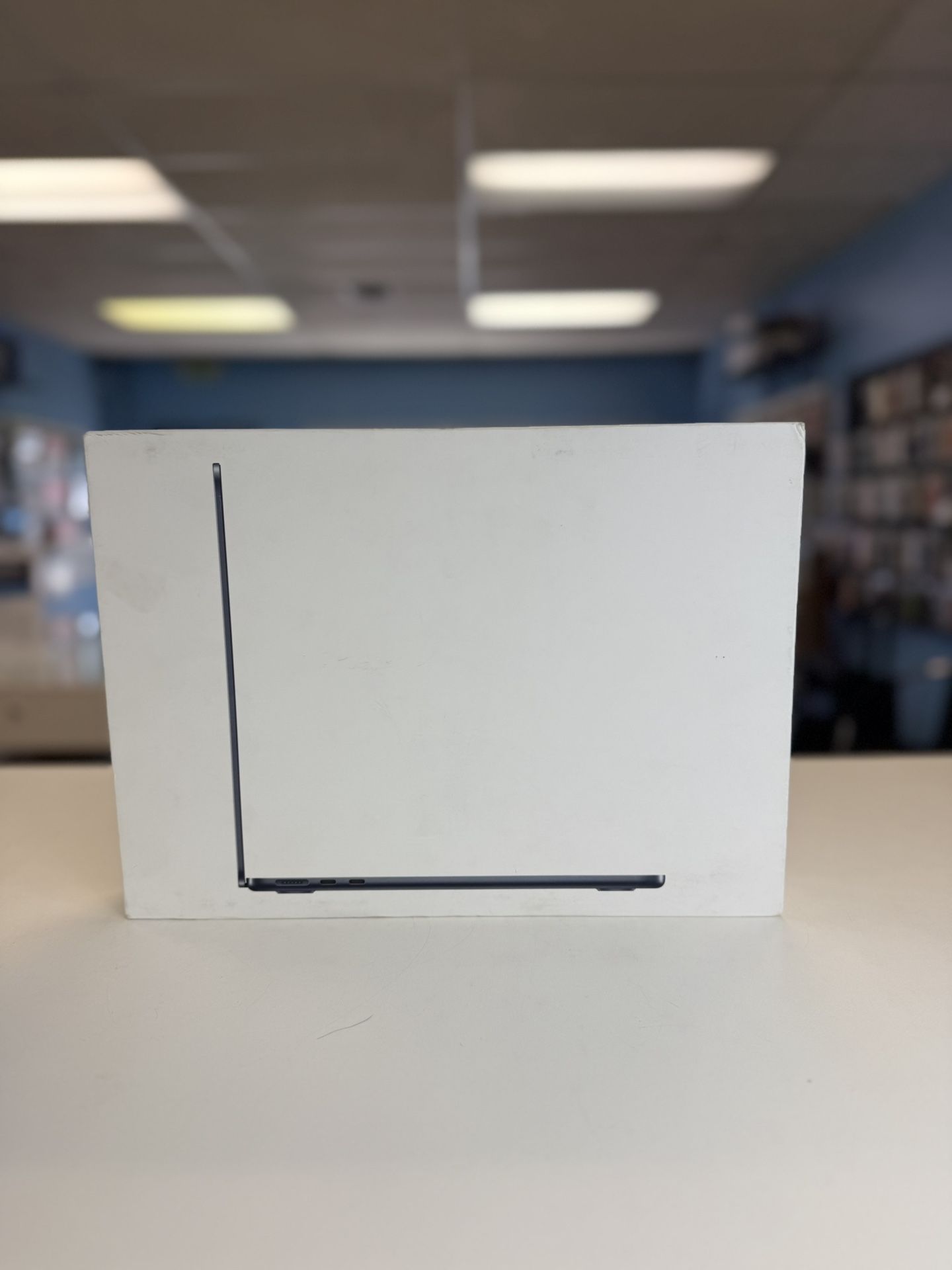 MacBook Air M3/24GB Ram/512ssd New with Apple care till Nov 2025 READ!