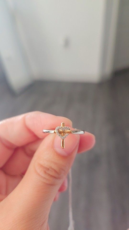 14k Cross Diamond Ring 
