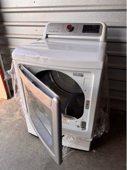 LG gas Dryer with steam feature