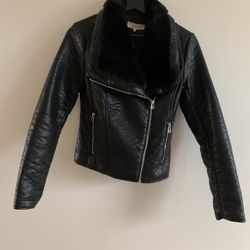 XS Black Faux Leather Moto Jacket With Wide Faux Fur Collar