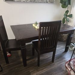 Dinning Table 
