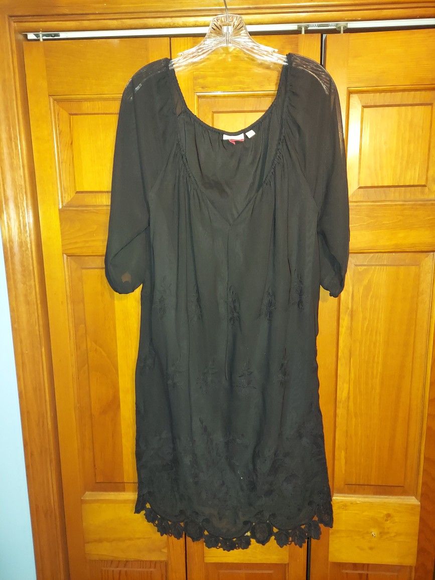 WOMENS MEDIUM DRESS FROM EVA MENDES