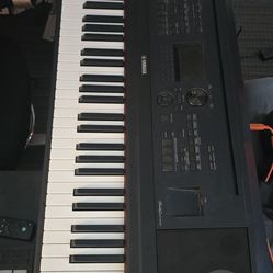 Yamaha DGX-670B 88-key weighted digital piano with music rest and sustain