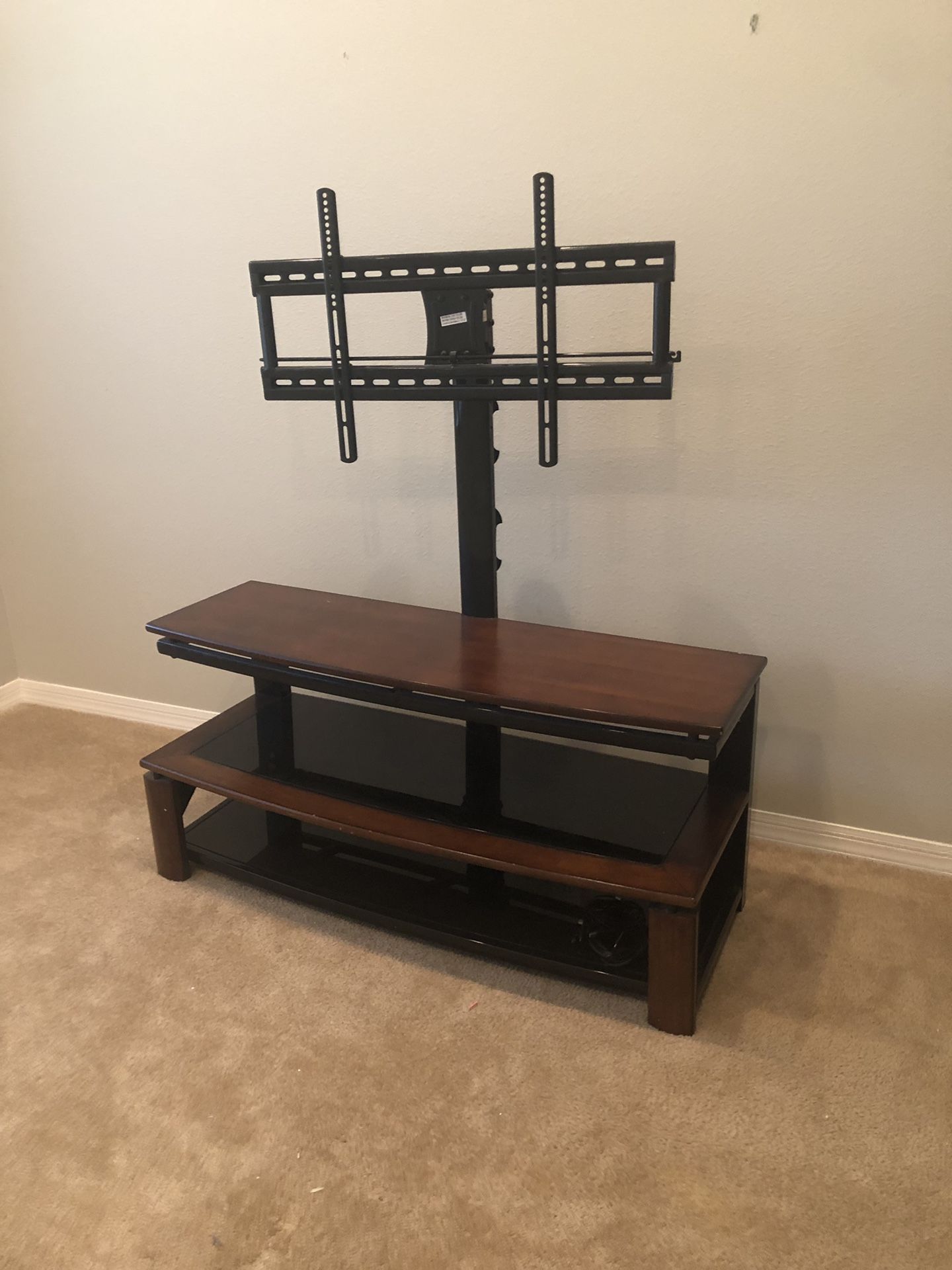 Up 60” TV stand perfect condition