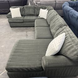 Free Delivery* Like New Greenish/ Gray Sectional Sofa with Chaise!! #SofaKingLV