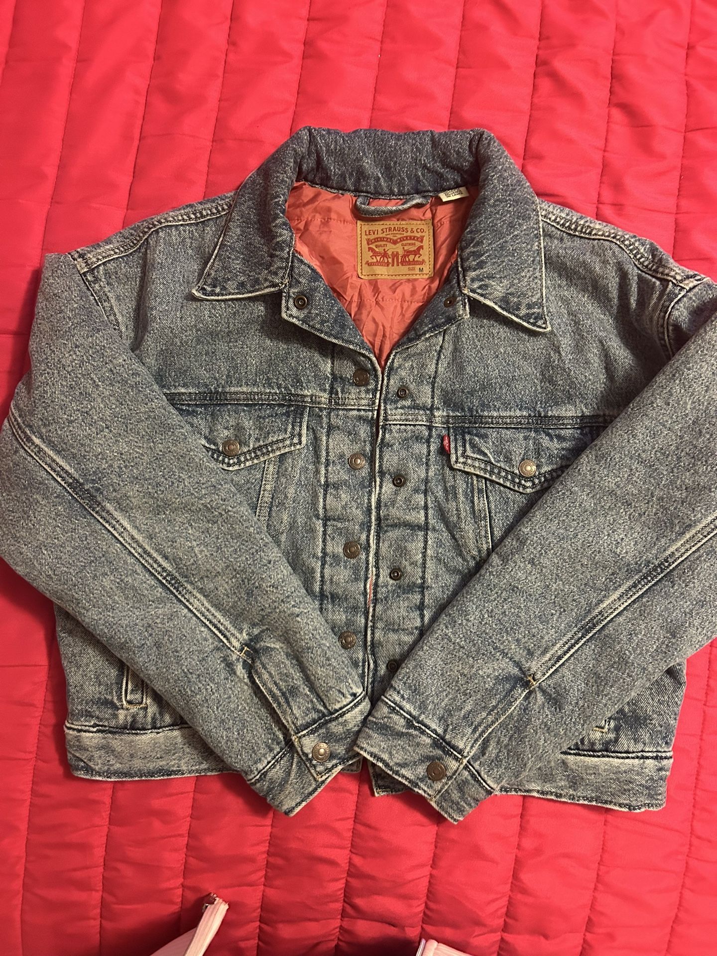 Levi’s Jacket With Pink Satin Material Inside (M) Size 