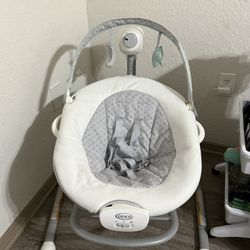 Graco Soothe 'n Sway Baby Swing with Portable Rocker
