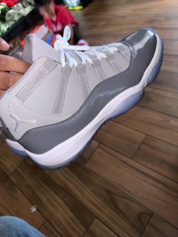 Jordan 11 cool greys size 11