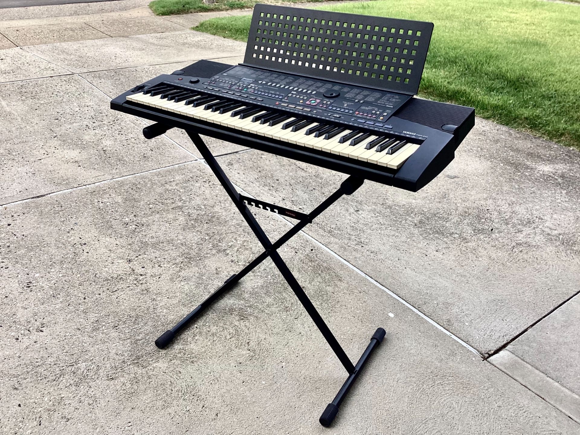 Preowned Yamaha PSR-510 Battery Powered Electronic Synthesizer Portable Keyboard