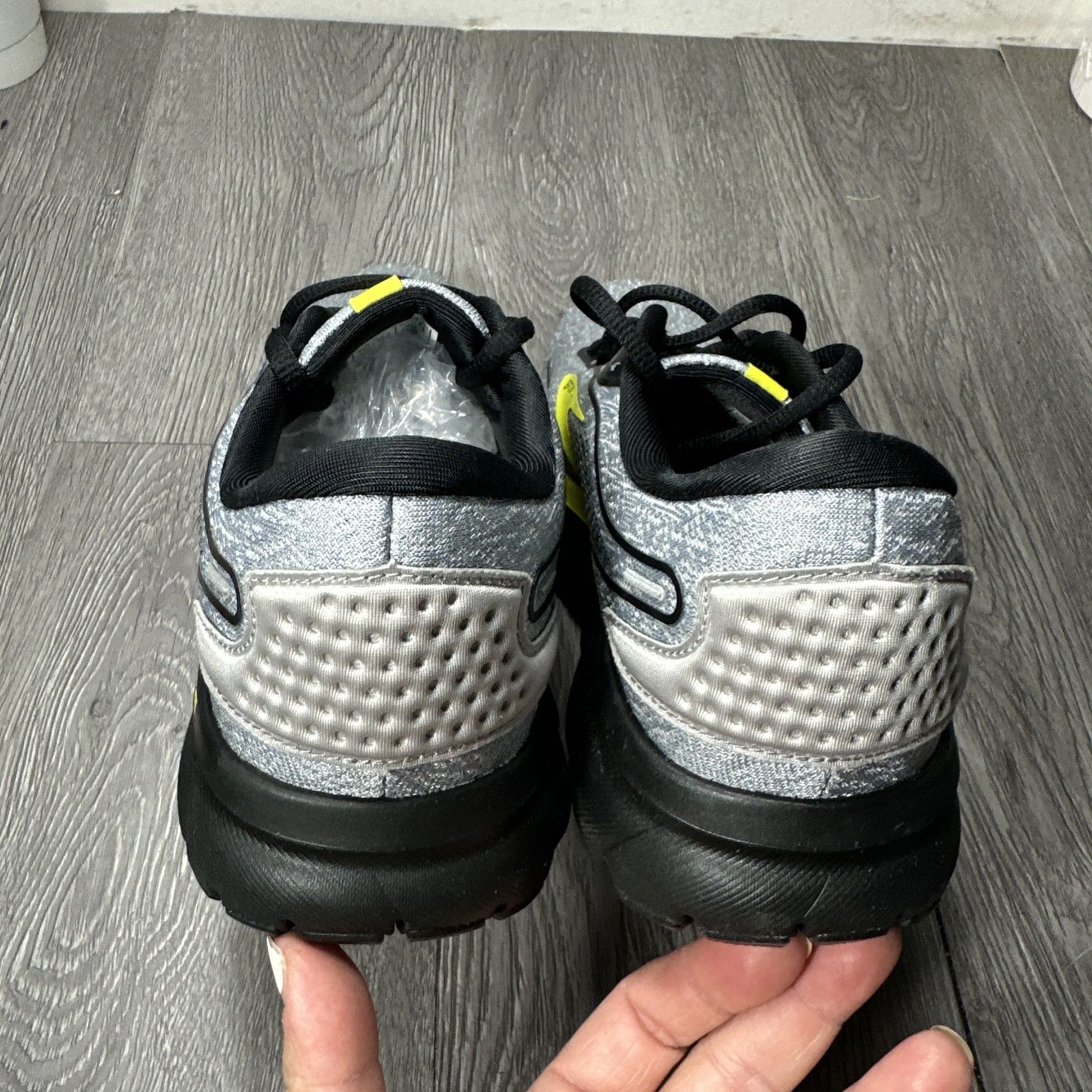 Men’s  Brooks Trace 2 Black Yellow Running Shoes Size 9 NEW SAMPLE Cut in half: Brooks Trace 2 Review | RunRepeat main image 3