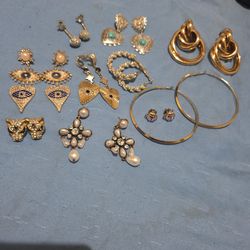 10 pair of earings