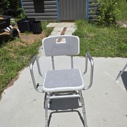 MOBB Swivel Shower Chair