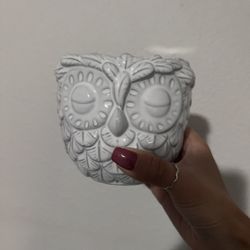 BRAND NEW WITH TAGS! BATH & BODY WORKS Cermaic Owl (white) Single Wick Candle Holder  