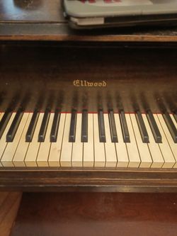 ELLWOOD BY WURLITZER Baby Grand Piano