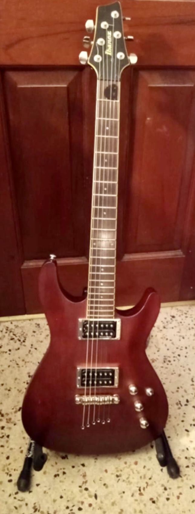 IBANEZ SZ 520 CHERRY, EASY PLAYER