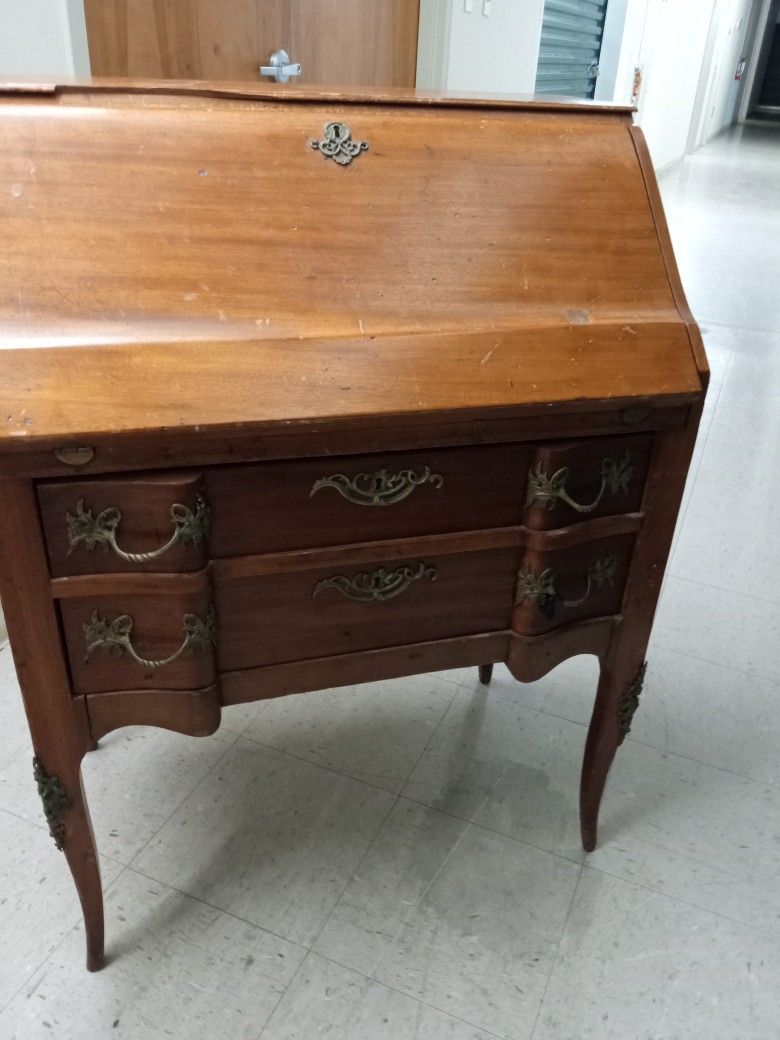 Vintage Desk All Details. Good Condition