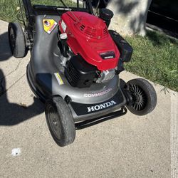 Honda HRC 216HDA Commercial Mower