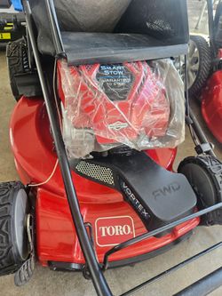 4 MAQUINAS DE APODAR GRAMA, 2 RYOBI, 1 TORO, 1 TROY - BILT