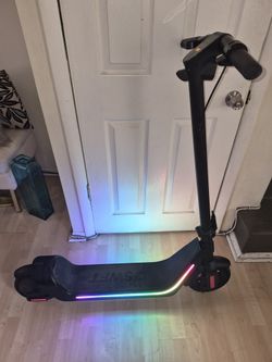 SWFT ADULT E-SCOOTER ($275)