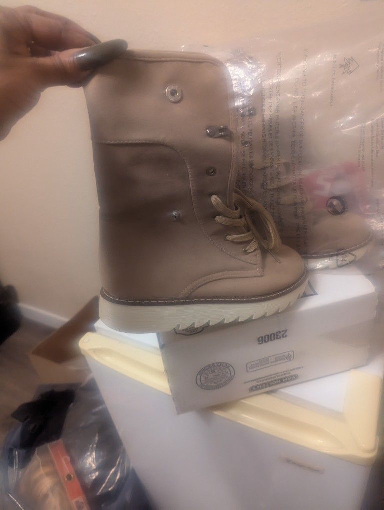 Ladies Boots Brand New Tennis Shoes Brand New Ladies Wedge Shoes Brand New.