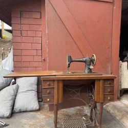 Vintage 1960s Elgin Sewing Table 