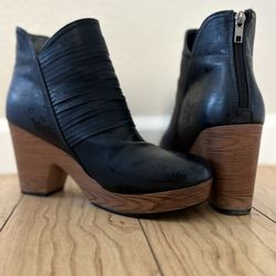 Women's Size 10 Boots 