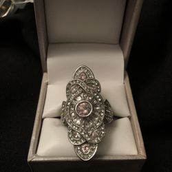 Very Pretty Women’s Ring