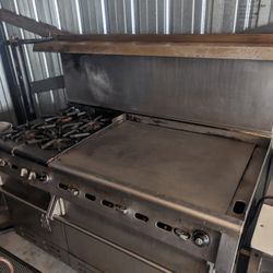 Wolf 4 Burner / Flat- Top Restaurant Oven