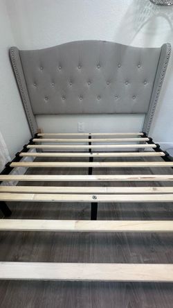 Flaws in photos Full Gray Tufted Upholstered Bed Frame with Headboard