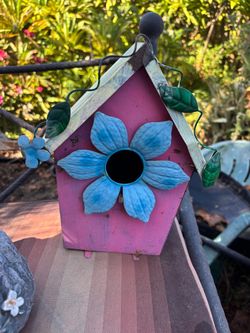 Assortment of Bird houses and sign