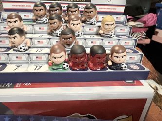 Teeny mates USA stadium display and 14 different figures 6 figures are rare also has 14 different puzzle pieces extra stadium stand collectors tin